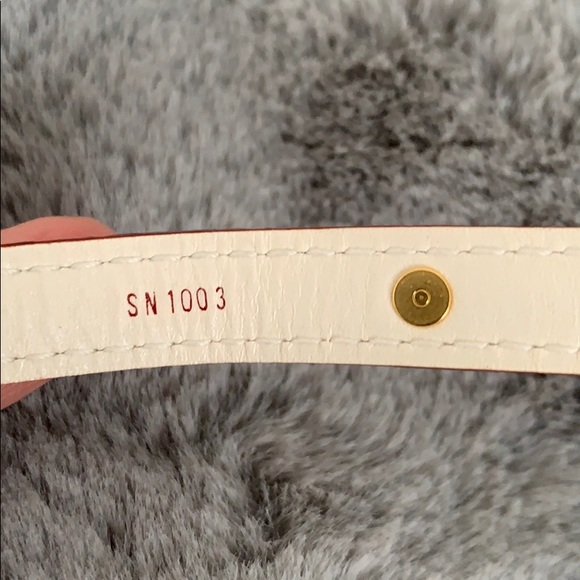 Louis Vuitton Medium Belt - Picture 5 of 5